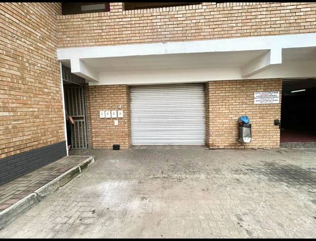 1,400M² BUSINESS CENTRE FOR SALE IN ANNADALE